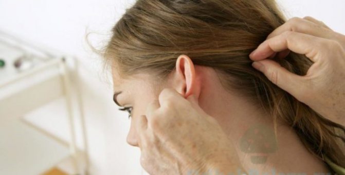 краснота за ухом