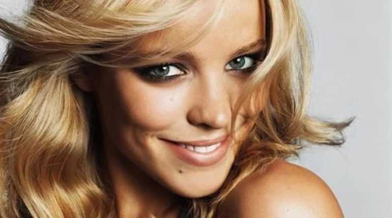 Родинка на подбородке